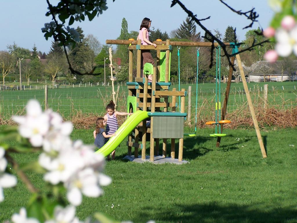 Le Gite Des Trois Vaches Brionne Zewnętrze zdjęcie